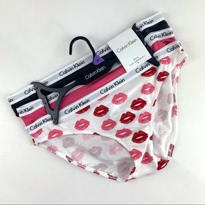 Calvin Klein NWT Valentine Bikini Panties 3-Pack, Medium